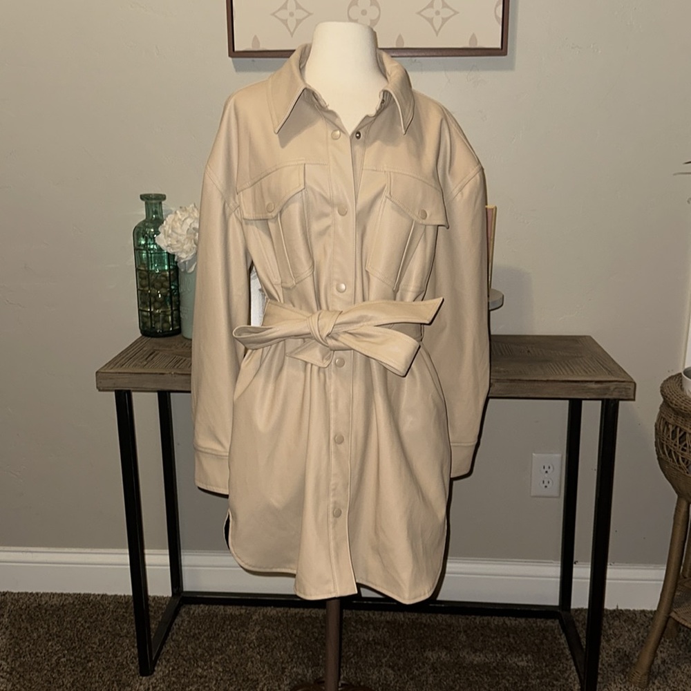 NVLT Vegan Leather Latte Women's Cream Belted Jacket New With Tags $189 MSRP L - Picture 2 of 8